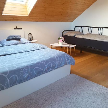 "Stone'S Throw" Krumlov 5 Min By Car, Lipno 15 Min By Car, 2 Bdrooms,Playroom Kajov Bagian luar foto
