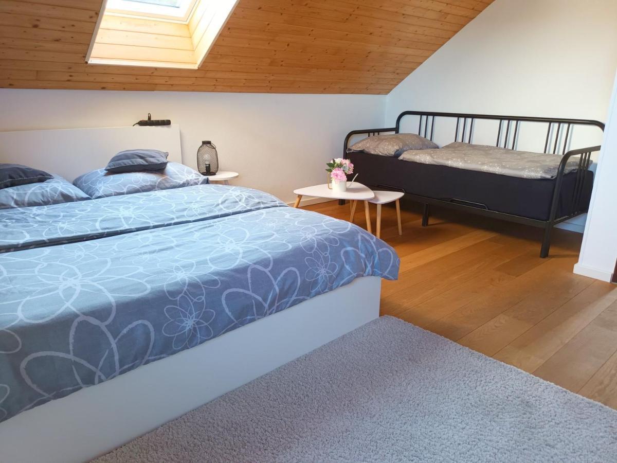 "Stone'S Throw" Krumlov 5 Min By Car, Lipno 15 Min By Car, 2 Bdrooms,Playroom Kajov Bagian luar foto