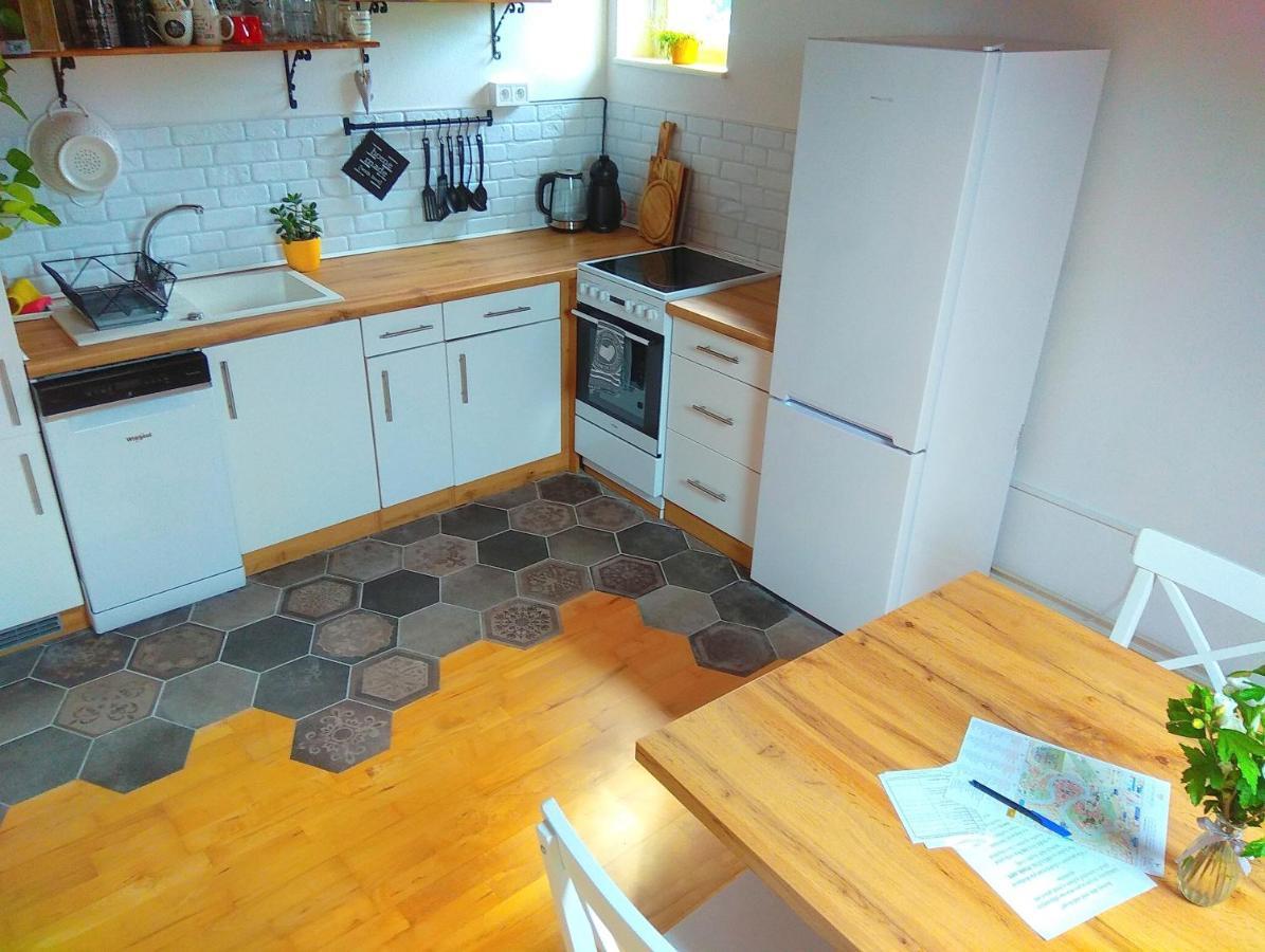 "Stone'S Throw" Krumlov 5 Min By Car, Lipno 15 Min By Car, 2 Bdrooms,Playroom Kajov Bagian luar foto